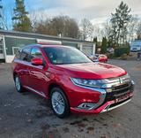 Mitsubishi Plug-in Hybrid Outlander - rote Mitsubishi Plug-in Hybrid Outlander