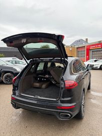 Porsche Cayenne - 9