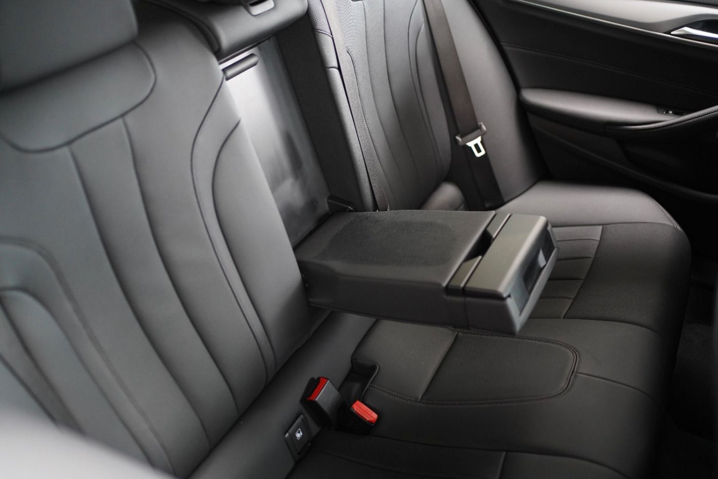 Fahrzeugabbildung BMW 530d xDrive Touring +Parking Assistant+AHK+DAB+