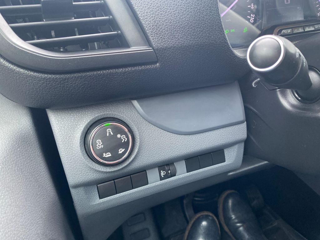 Fahrzeugabbildung Citroën Jumpy Variospace XL BlueHDi 120 Worker *6-Sitzer