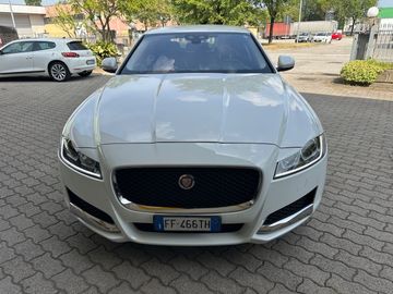 Jaguar XF - 3