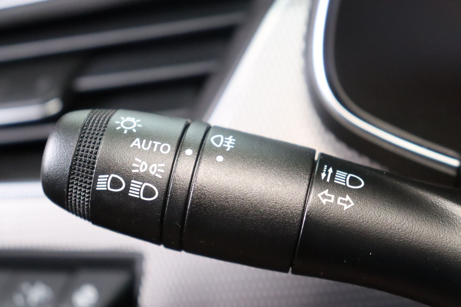 Fahrzeugabbildung Renault Arkana * LED * RFK * Lenkradhzg.