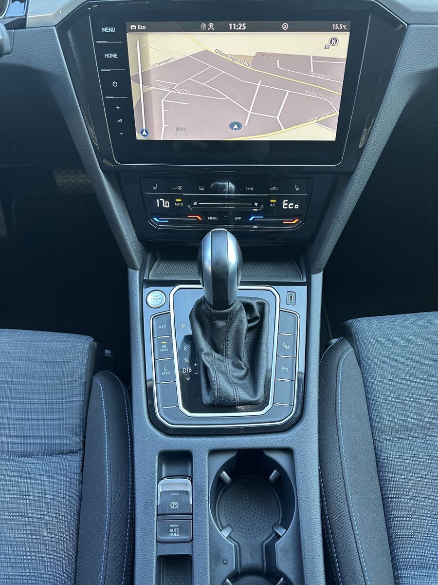 Fahrzeugabbildung Volkswagen Passat Variant GTE NAV+LED+KAM+AHK+VCOCKPIT+17ZO