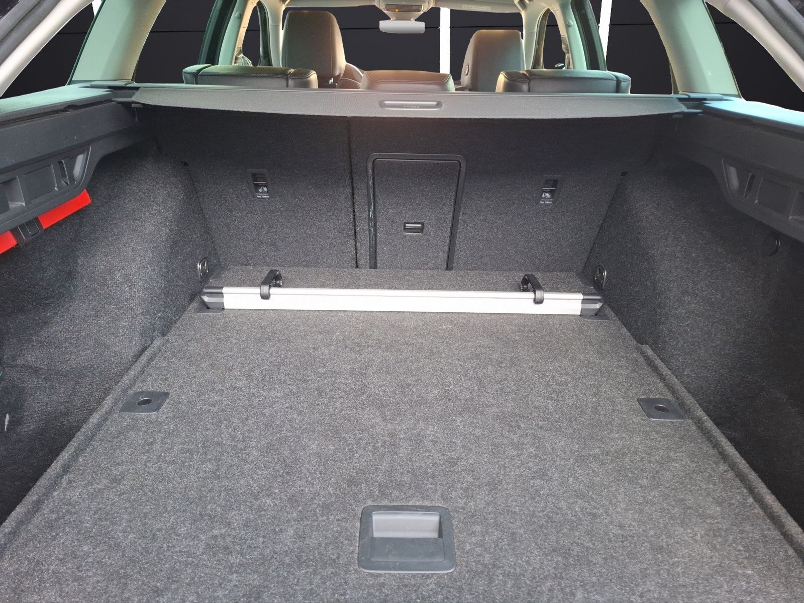 Fahrzeugabbildung SKODA Octavia Combi TSI Style Matrix Navi HUD ACC AHK