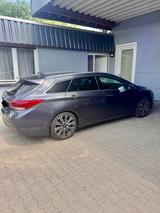 Hyundai i40 1.7 CRDi 104kW blue Premium DCT Premium - Hyundai i40 mit Diesel-Antrieb: Kombi, 1.7