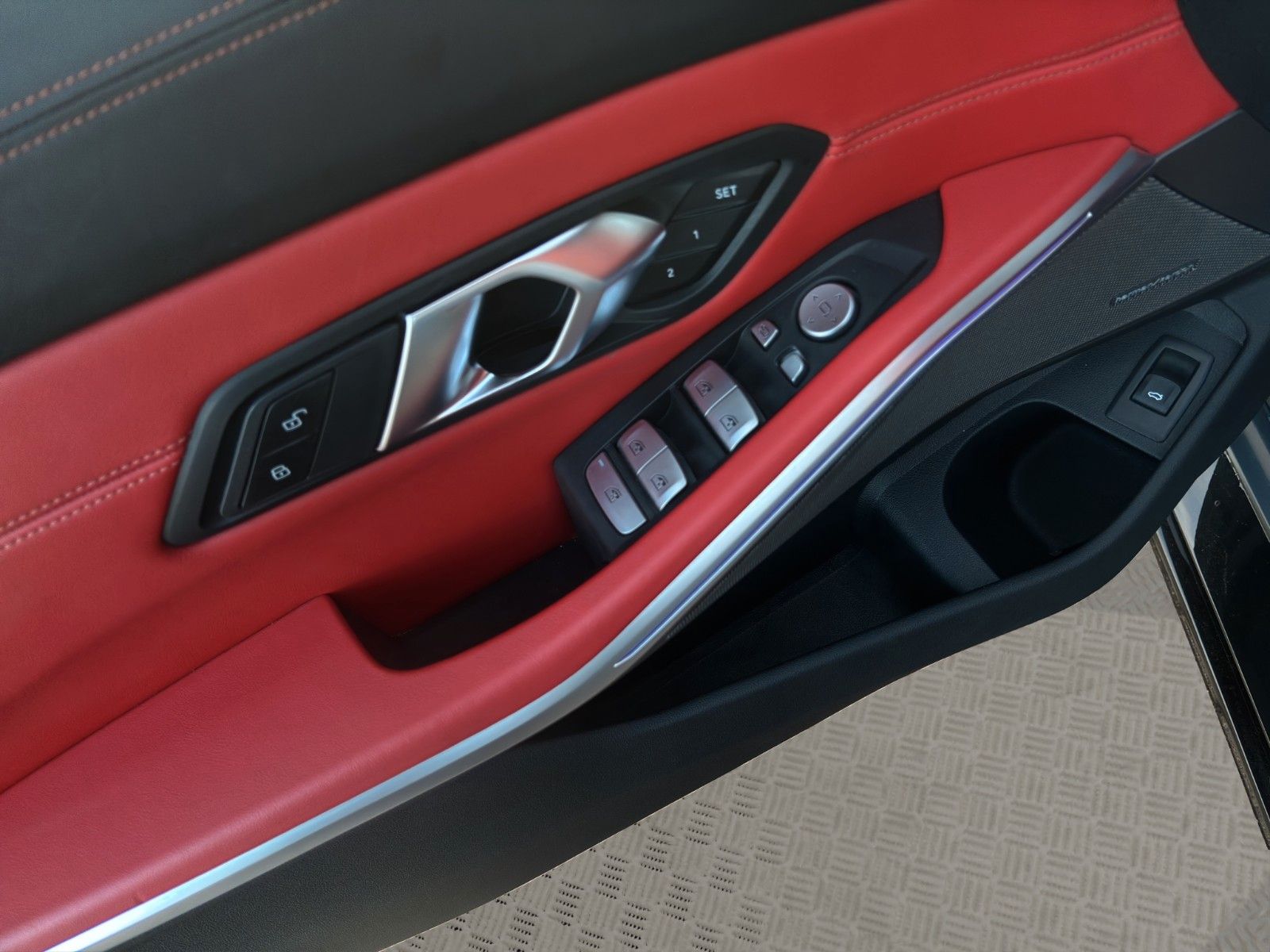 Fahrzeugabbildung BMW M3 Comp. Gelbe M-DRL/Carbon/M-Drivers/Individual