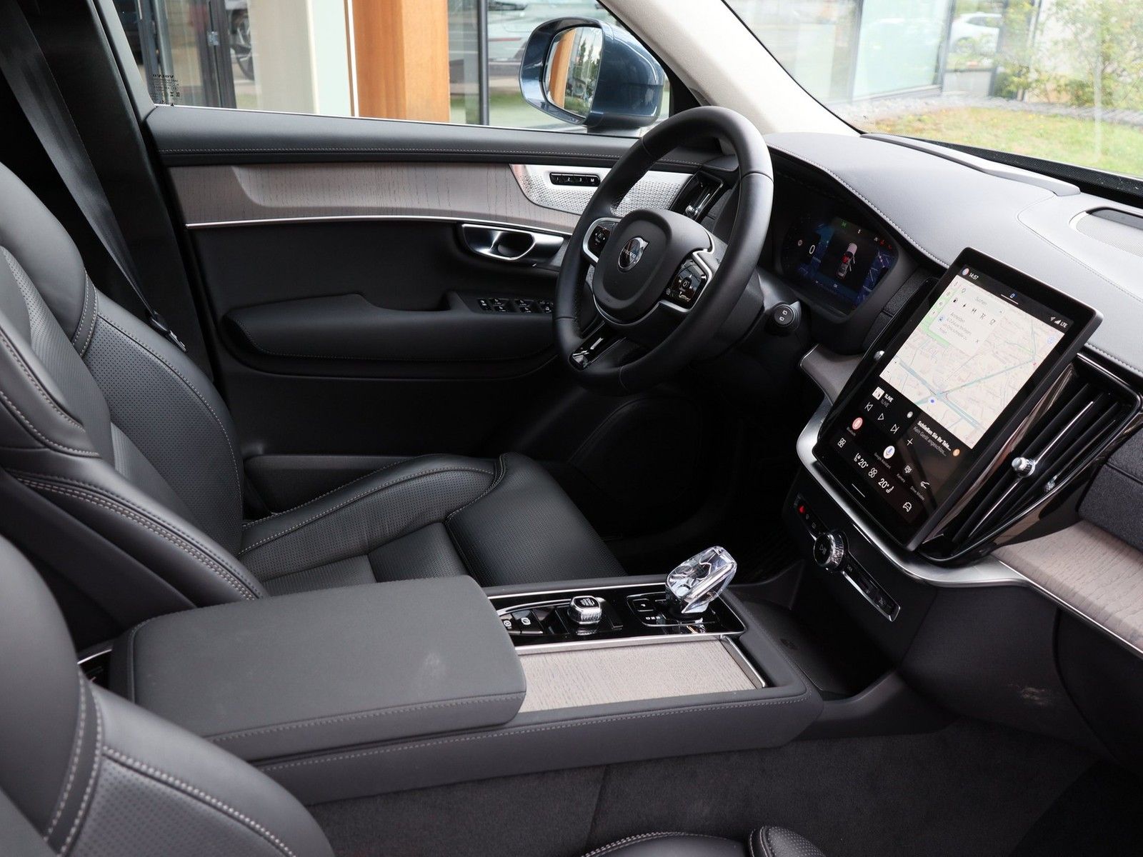 Volvo XC90 T8 AWD Ultra Bright Reskin NP:105.080,-//B& imagem 3