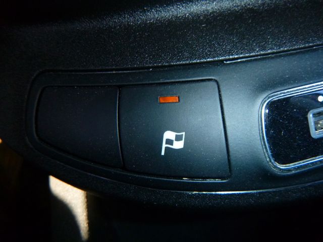 Fahrzeugabbildung Fiat 500X Cross >Automatik/Teilleder<