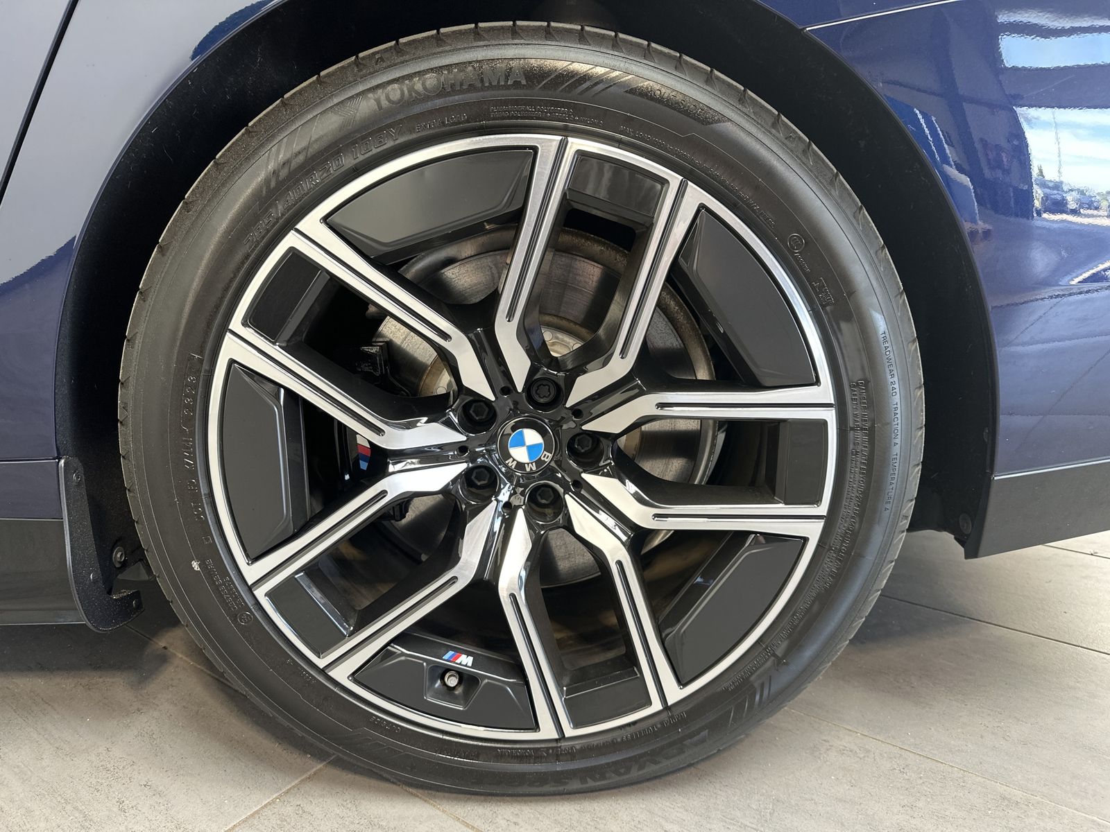 Fahrzeugabbildung BMW i7 xDrive60 M-Sport Pro NAV+LASER+PANO+HUD+360°