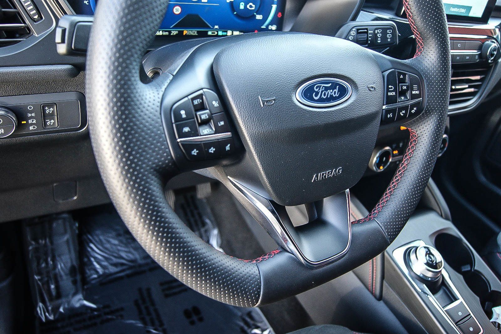 Fahrzeugabbildung Ford Kuga Plug-In Hybrid ST-Line X BODY-STYLE-PAKET