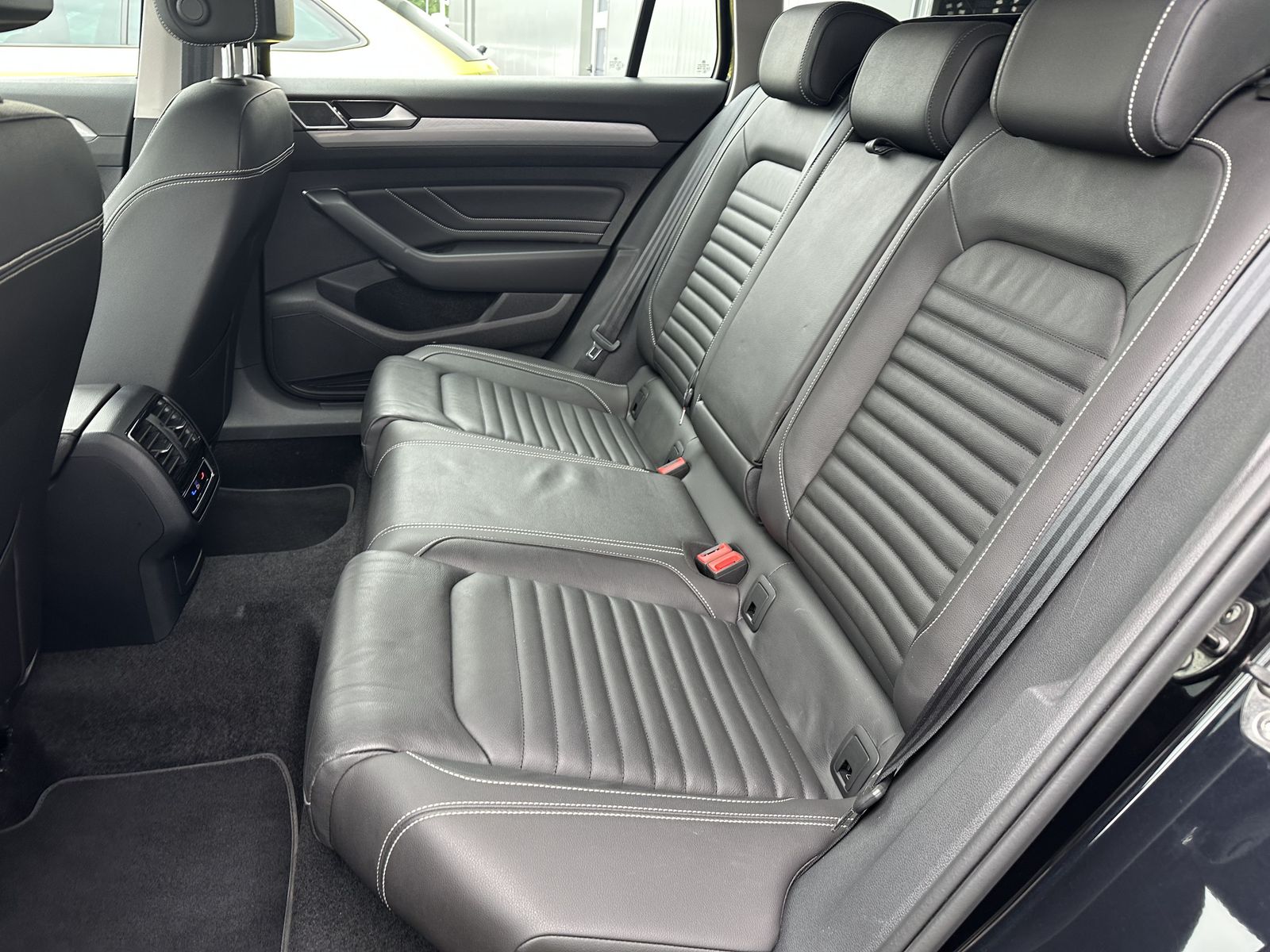 Fahrzeugabbildung Volkswagen Passat Variant GTE NAV+LED+ACC+KAMERA+LEDER+17ZO