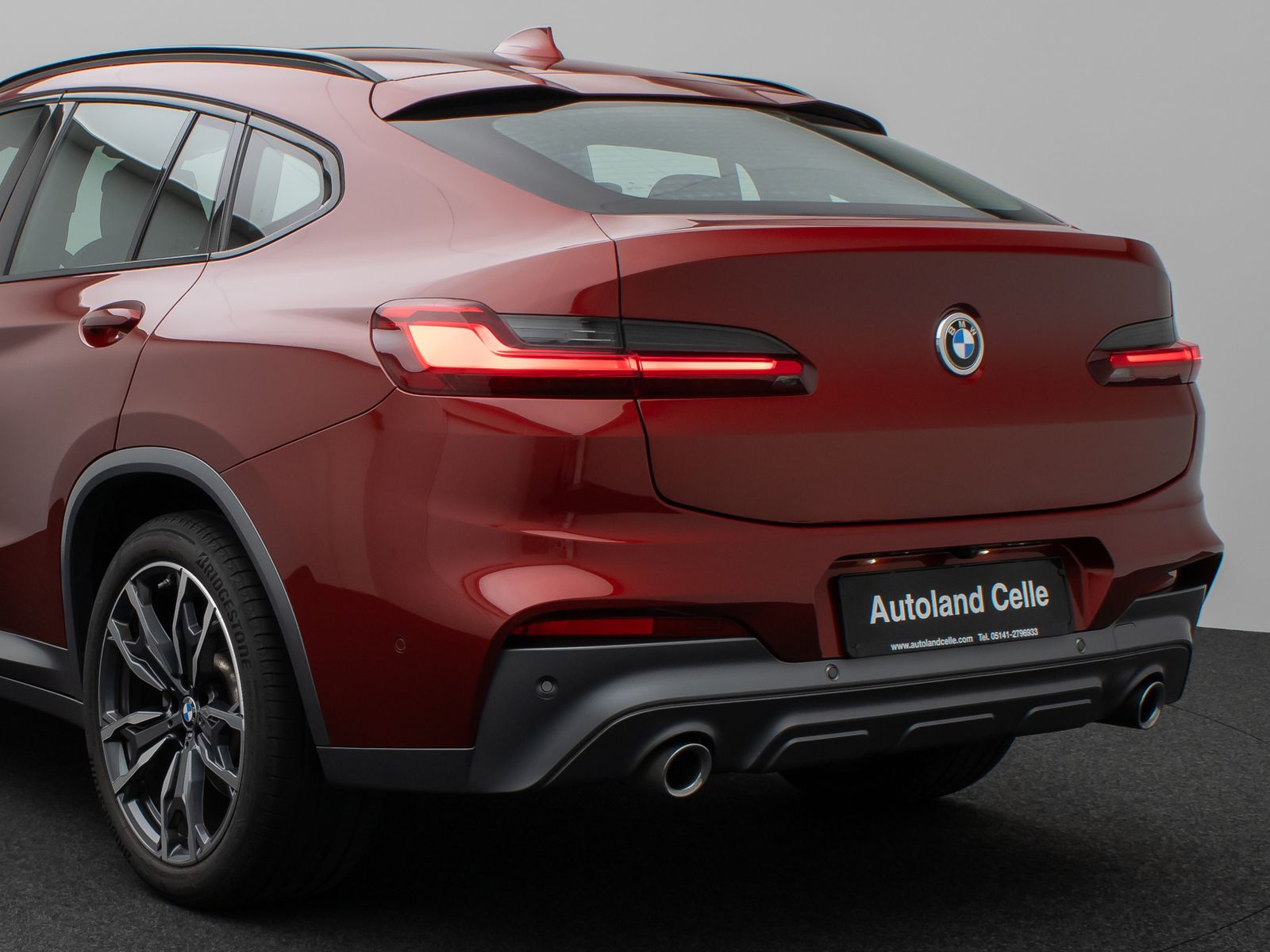 Fahrzeugabbildung BMW X4 xD20d M Sport X Panorama HUD HiFi Komfort 20"