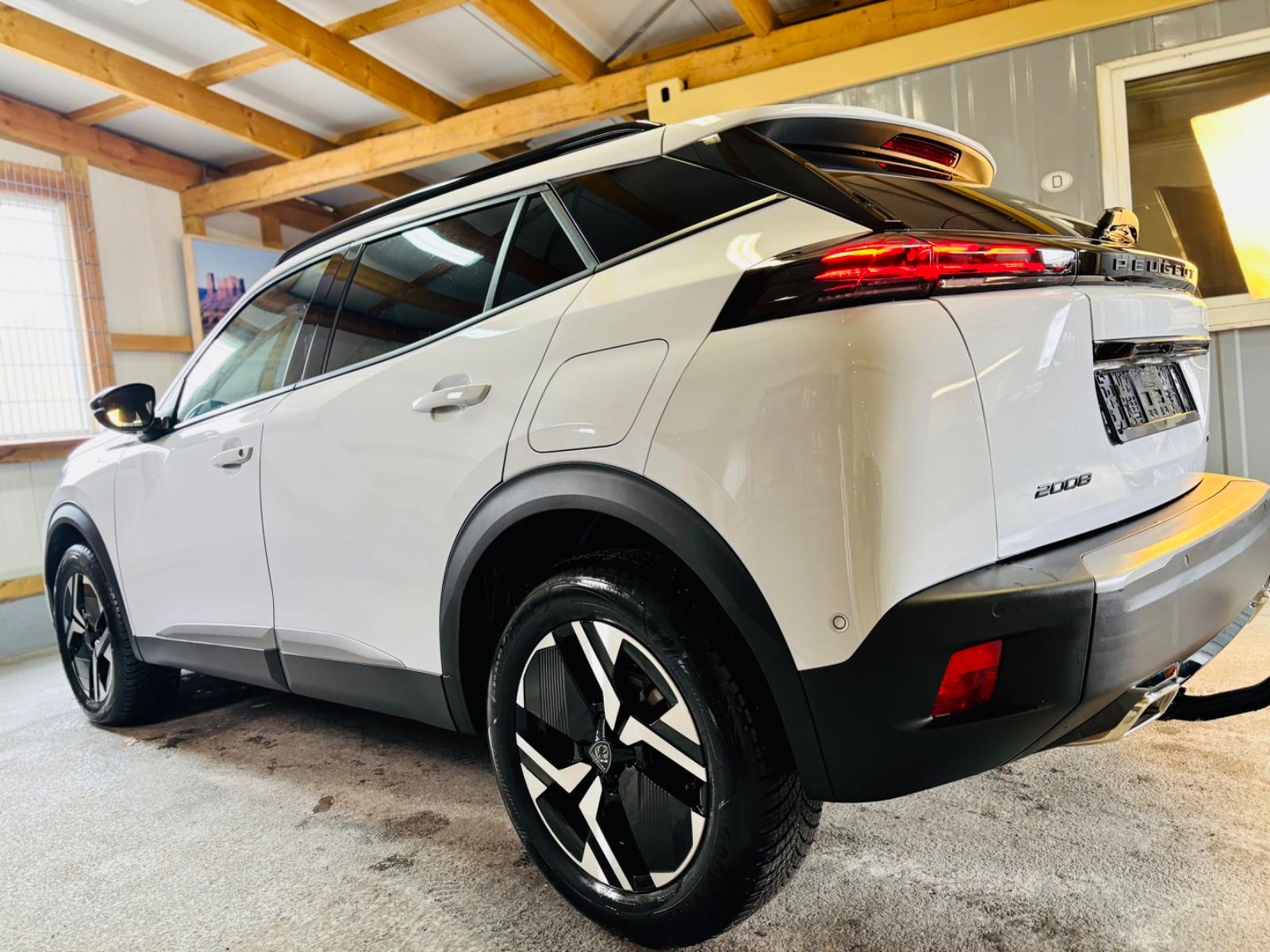 Peugeot 2008 Hybrid 136 Allure Anhängerkupplung/8300Km!