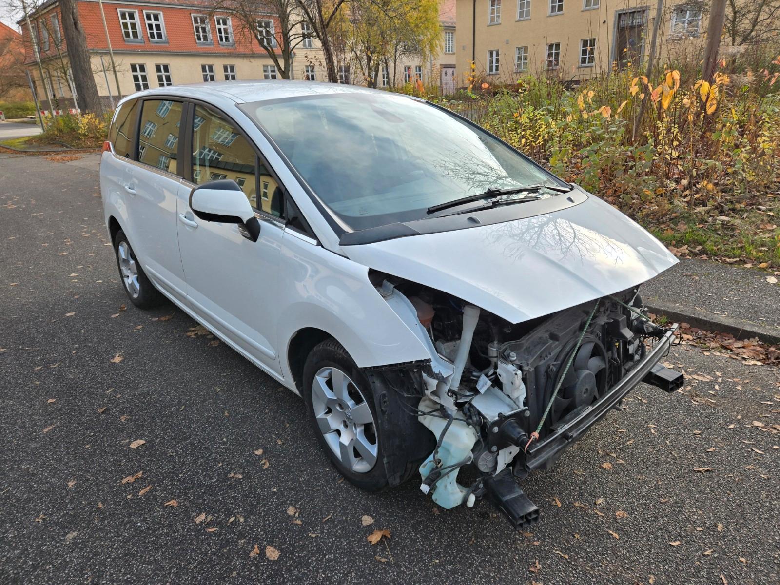 Peugeot 5008 2.0 HDi FAP 150