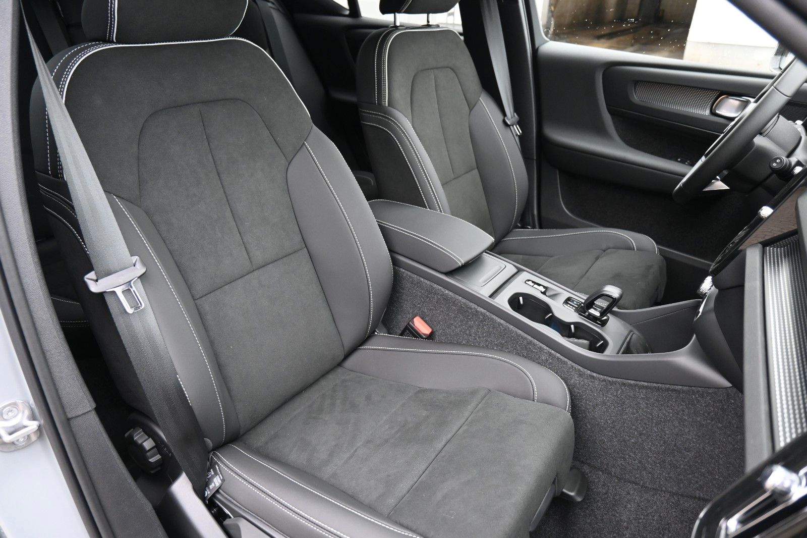 Fahrzeugabbildung Volvo XC40 B3 DKG *360°*ACC*Allwetter*Lenkradhzg*