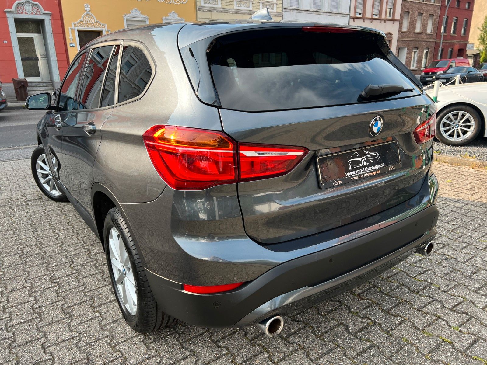 Fahrzeugabbildung BMW X1 xDrive 20 d Advantage PANO NAVI AUTOMATIK