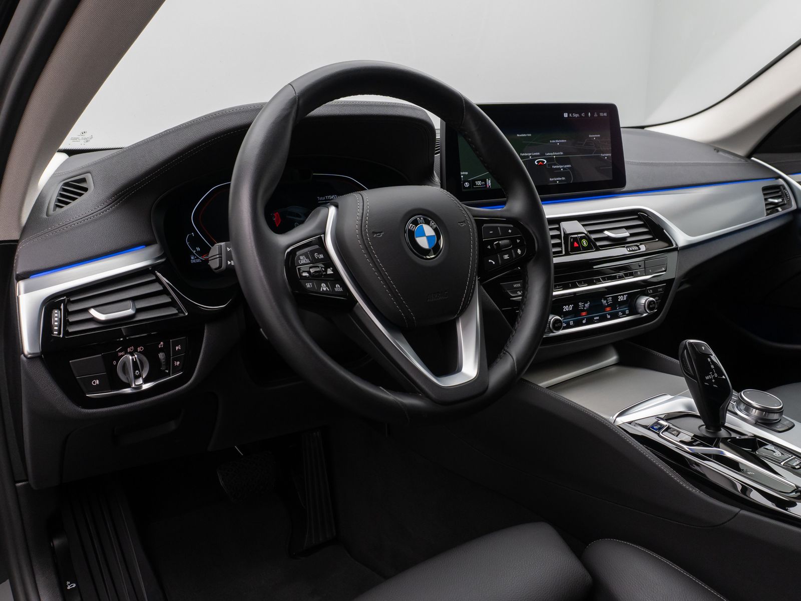 Fahrzeugabbildung BMW 540d xD Luxury Line Kamera HUD DAB ACC Alarm LED