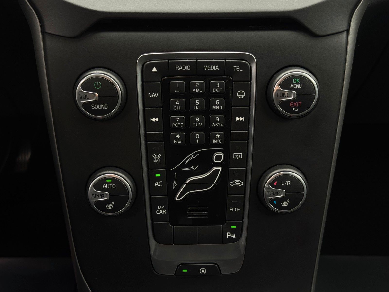 Fahrzeugabbildung Volvo V40 1.5 112kw/152ps Autom. Kam Temp Navi Sensus