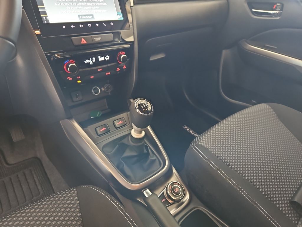 Fahrzeugabbildung Suzuki Vitara 1.4 Allrad Comfort, höher mit BFGoodrich