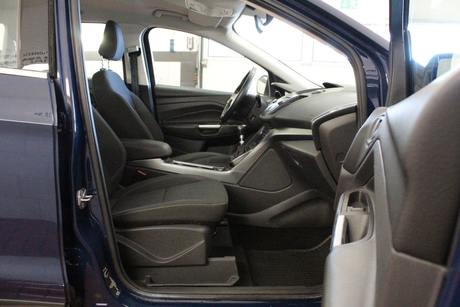 Fahrzeugabbildung Ford Kuga 1,5 Trend 4x2 Gewerbespecial
