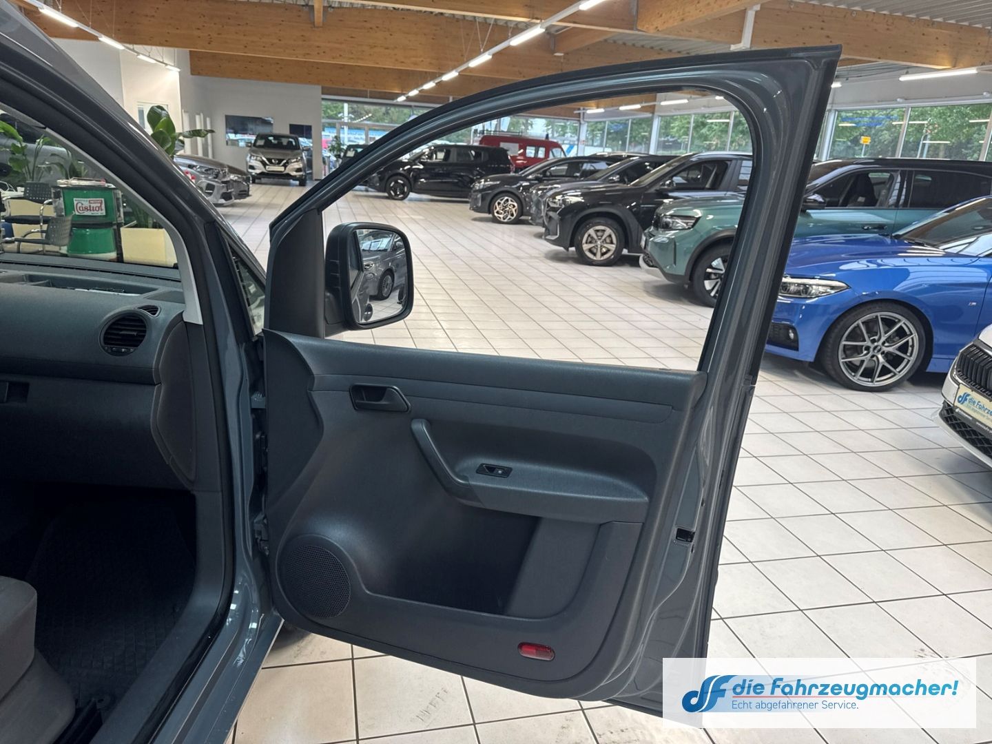 Fahrzeugabbildung Volkswagen Caddy Kasten EcoProfi AHK PDC Klima *EXPORT