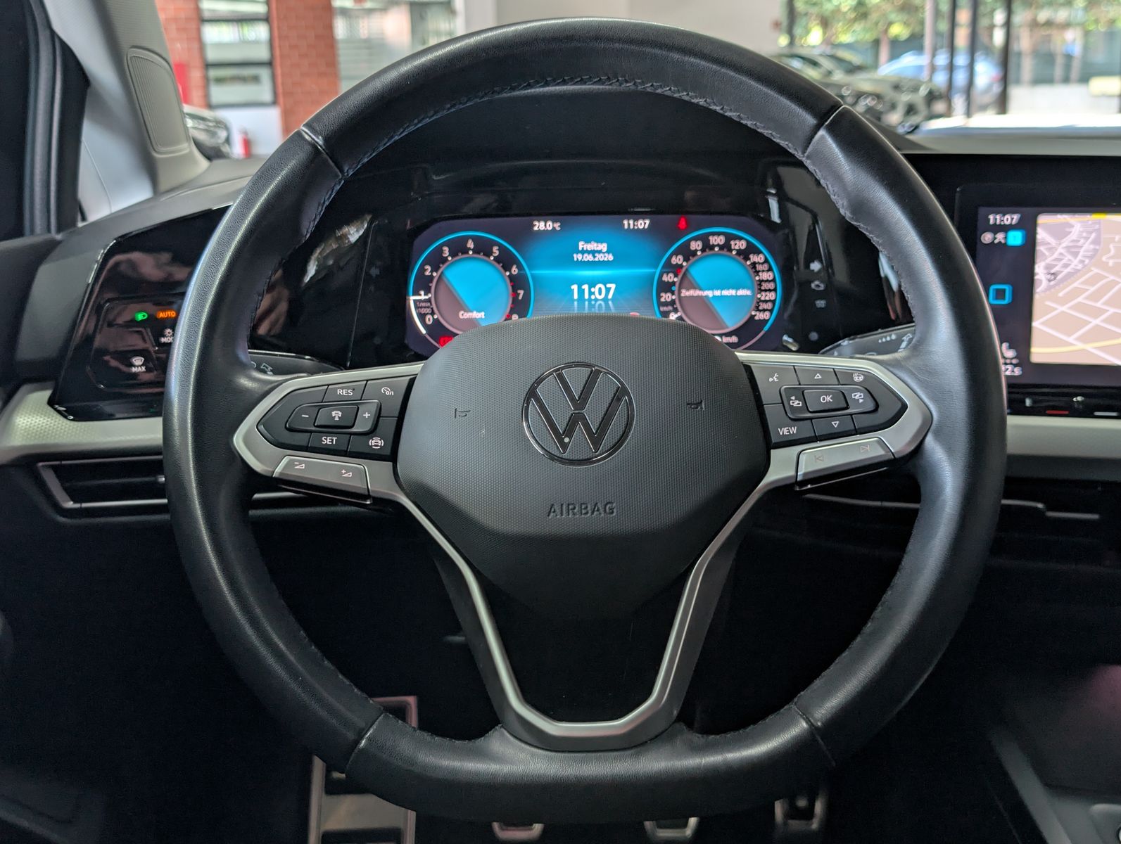 Fahrzeugabbildung Volkswagen Golf Move 1.5 TSI ACC LED SHZ VIRT AMBI APP BHL