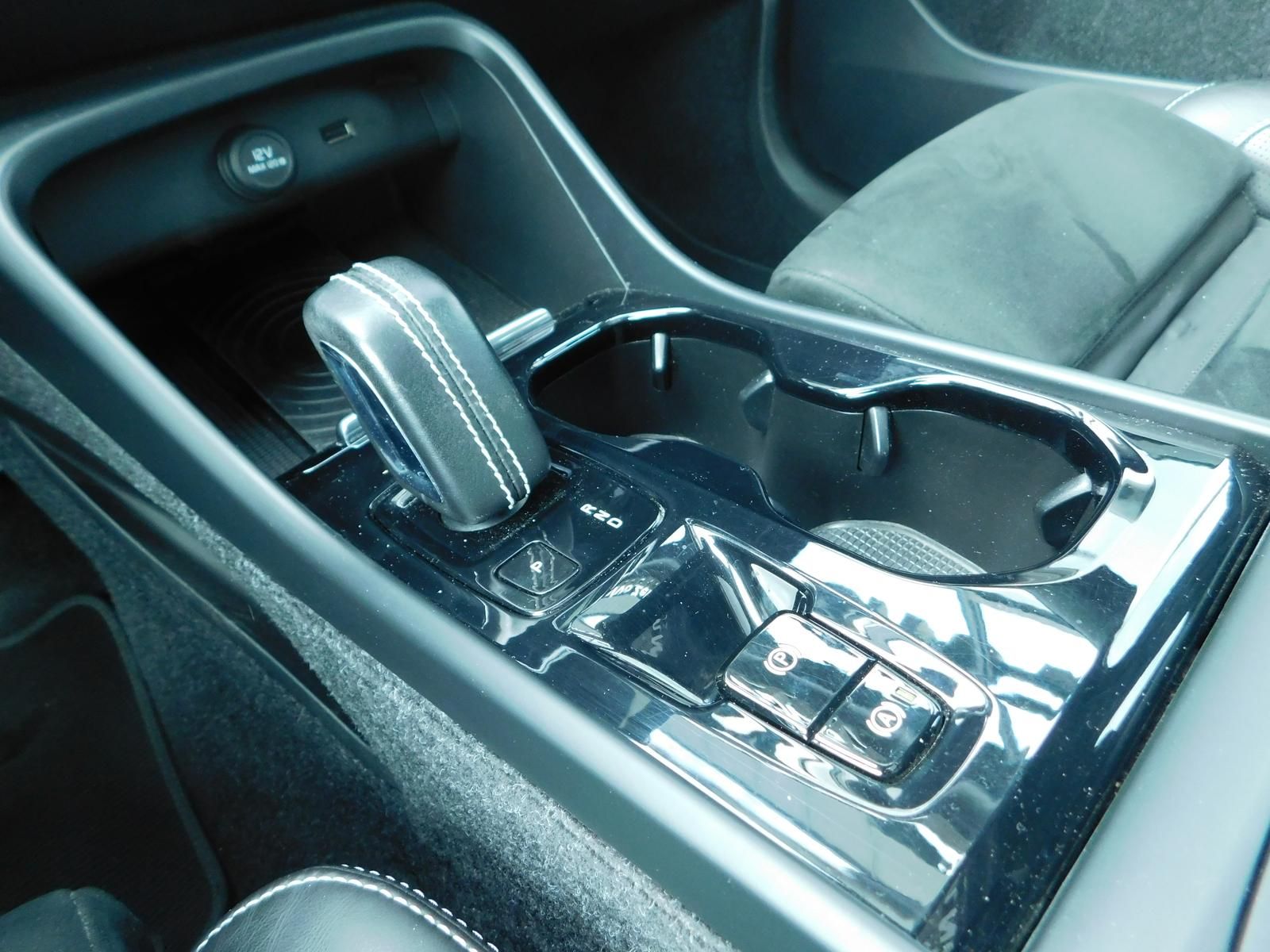 Fahrzeugabbildung Volvo XC40 T4 R-Design