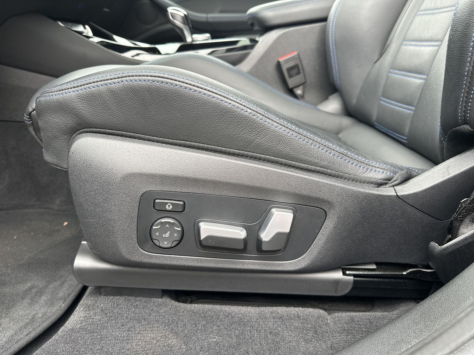 Fahrzeugabbildung BMW X3 xDrive20d M-Sport NAV+LASER+PANO+HUD+20ZO+KAM