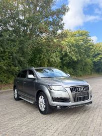 Audi Q7 - 1