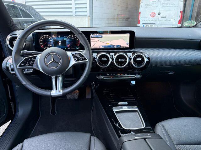 Mercedes-Benz CLA 180 Coupé Advanced Kamera LED MBUX Premium