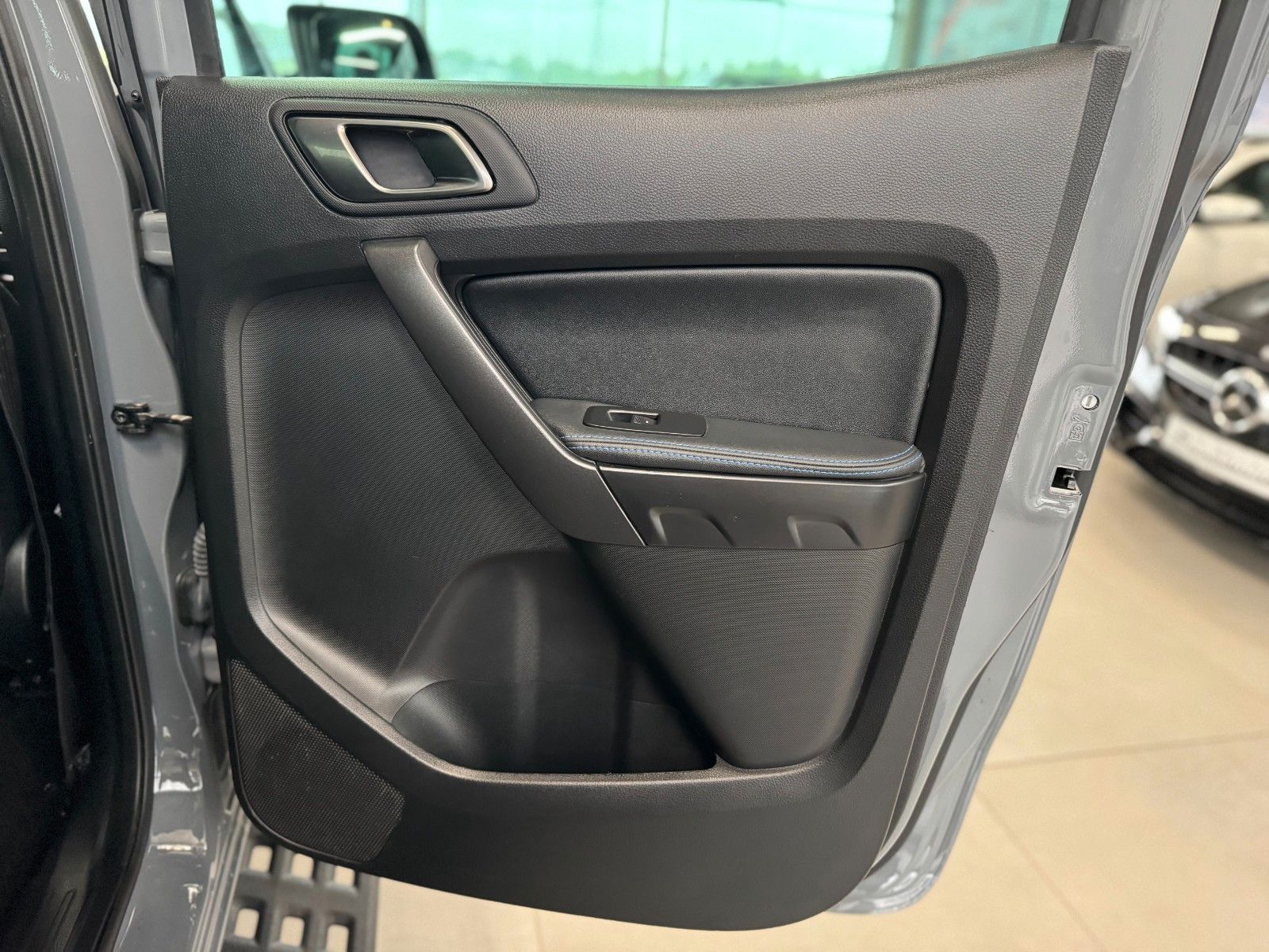 Fahrzeugabbildung Ford Ranger 2.0TDCi Panther Raptor DoKa 4x4 Standhzg.