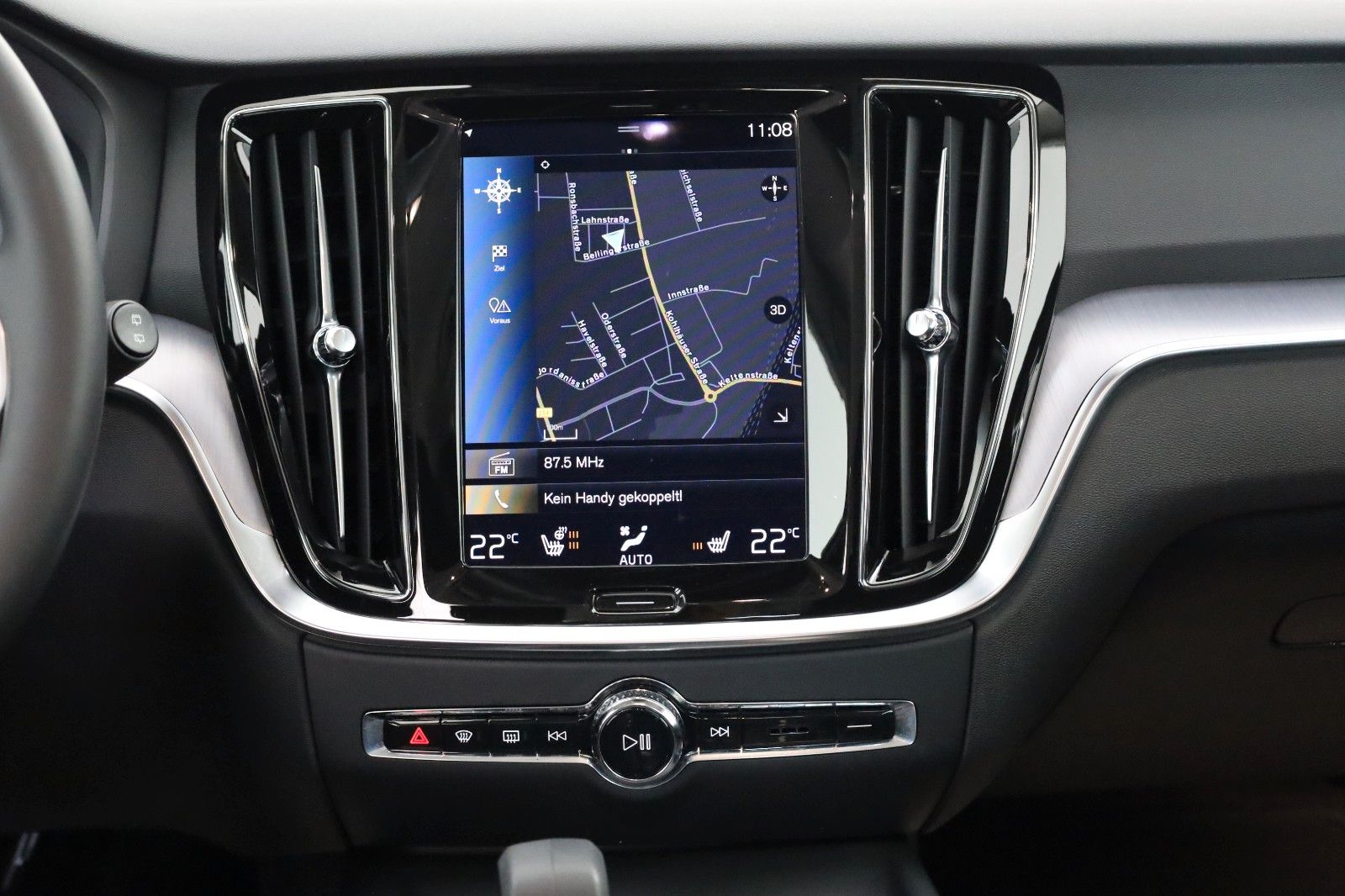 Fahrzeugabbildung Volvo V60 Kombi Momentum Pro,Aut.,Navi,Kamera, AHK el.