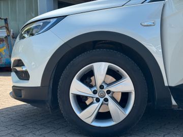 Fotografie des Opel Grandland (X) Parkpilot Kamera IntelliLux LED