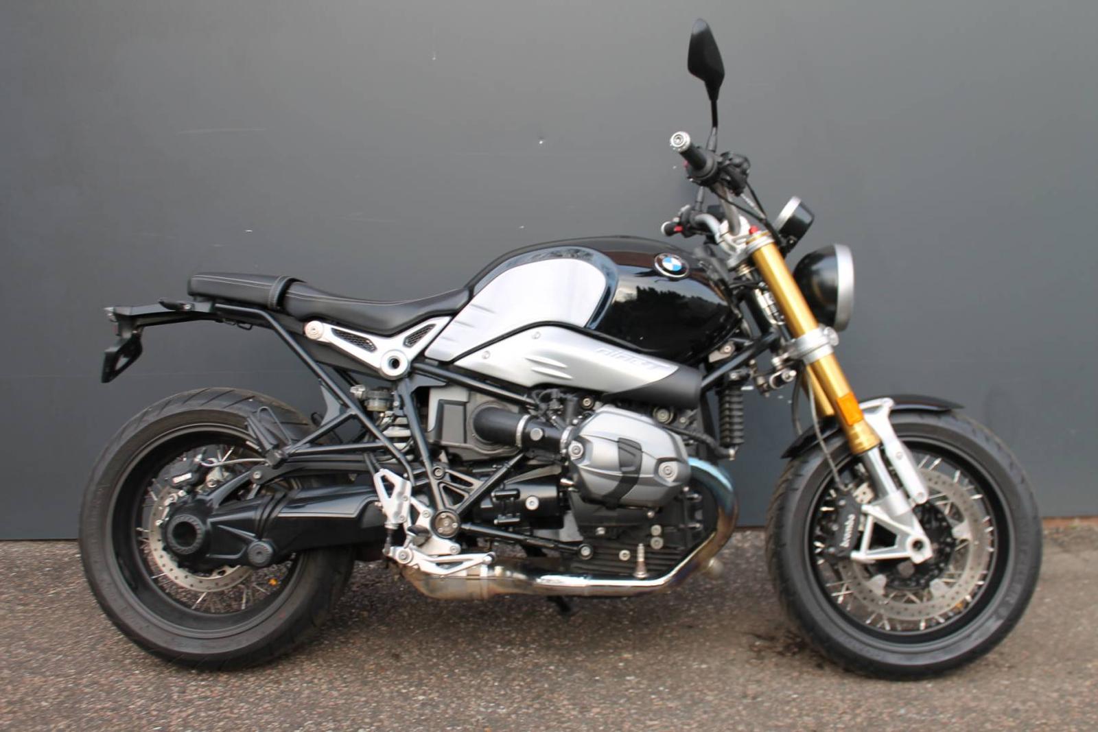 BMW R nineT + Tankrucksack + Seitentasche