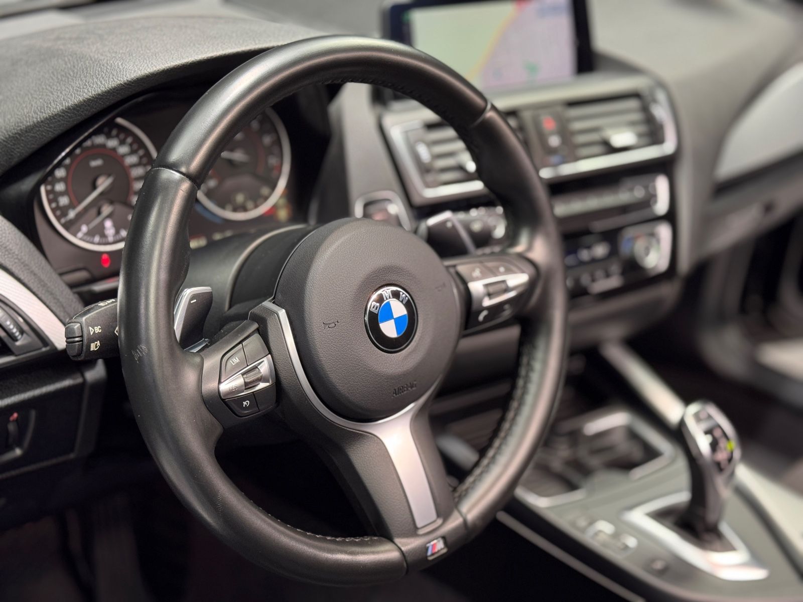 Fahrzeugabbildung BMW M135i xDrive|H&K|LED|KAMERA|VOLL|DEUTSCHES FZG