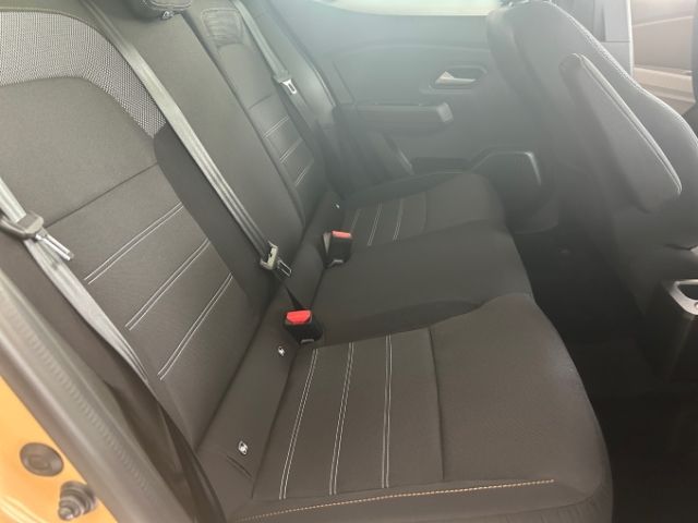 Fahrzeugabbildung Dacia Sandero Stepway Expression TCe 90 CVT Navi LED F
