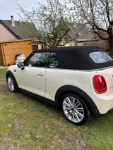 MINI Cooper Cabrio Cooper - weiße MINI Cooper Cabrio