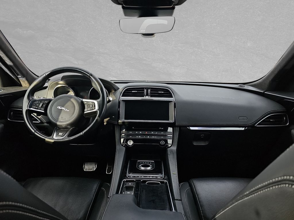 Jaguar F-Pace 20d AWD R-Sport nur Händler  / Export