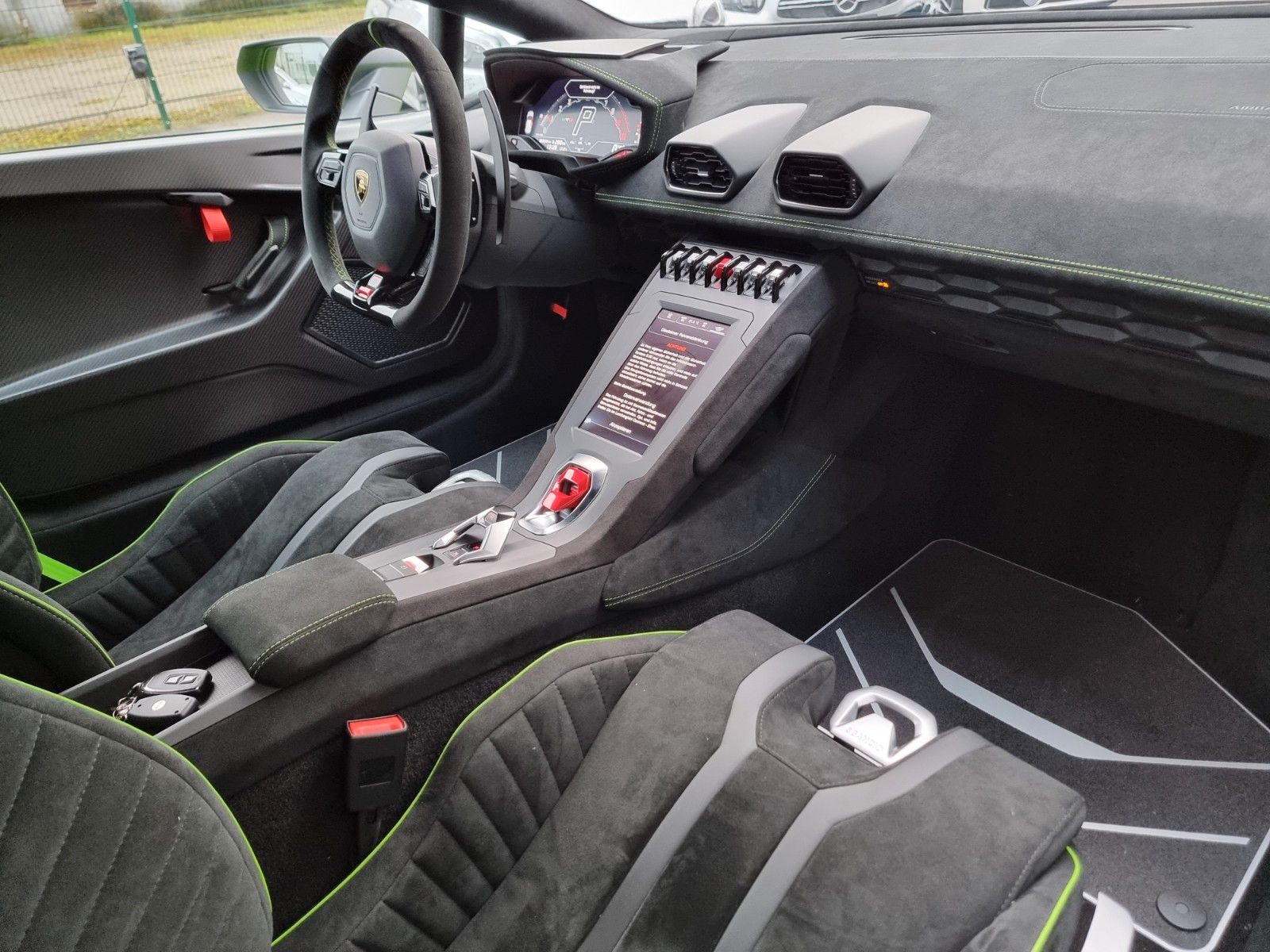 Fahrzeugabbildung Lamborghini Huracán STO/1.Hd/BRD/Lift/Temp/Kamera