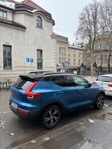 Volvo XC40 B5 AWD R Design Geartronic R Design - Volvo XC40 von privat