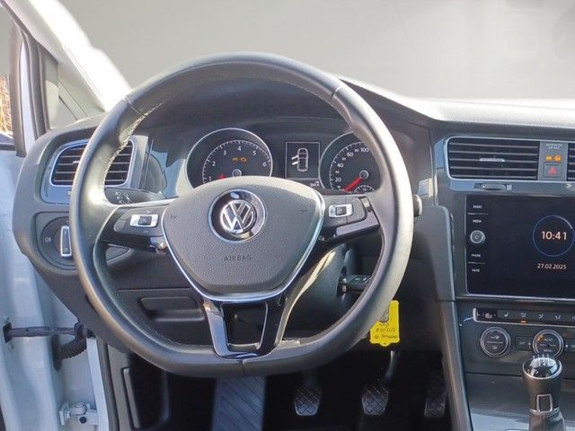 Fahrzeugabbildung Volkswagen Golf VII Lim. 1.0TSI Comfortline BLUETOOTH+SITZH