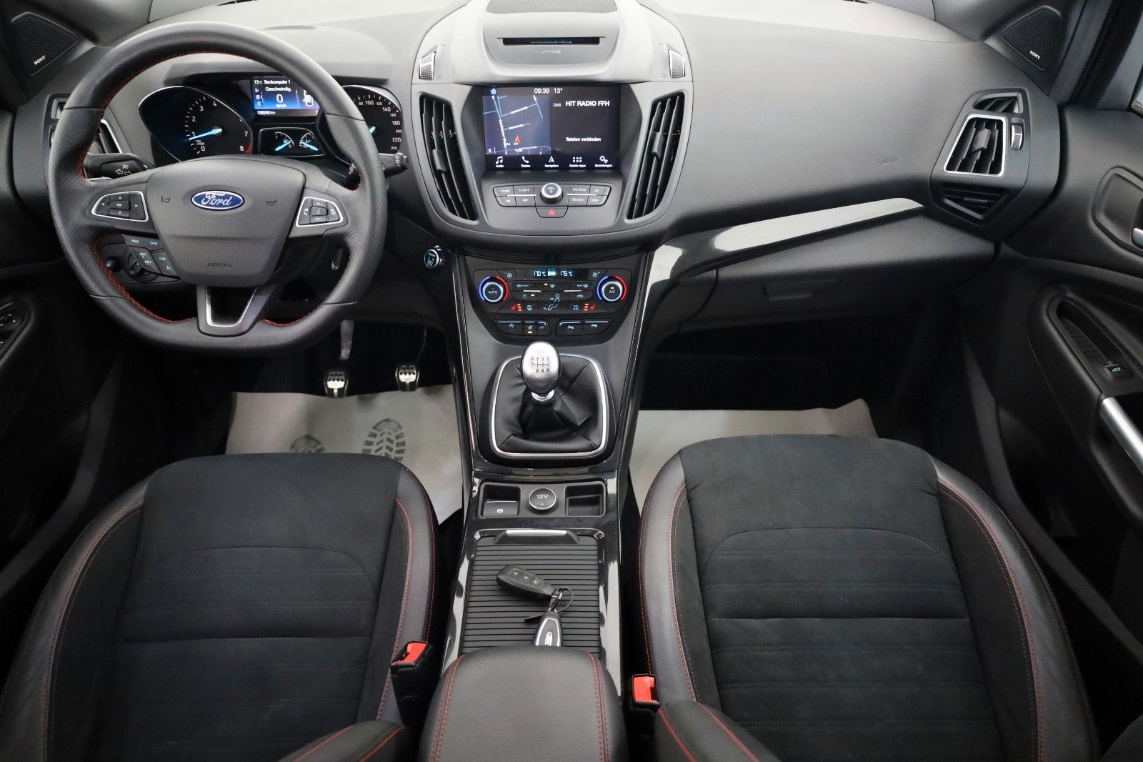 Fahrzeugabbildung Ford Kuga ST-Line T.Leder,Navi,Panorama,Kamera,SH,AHK