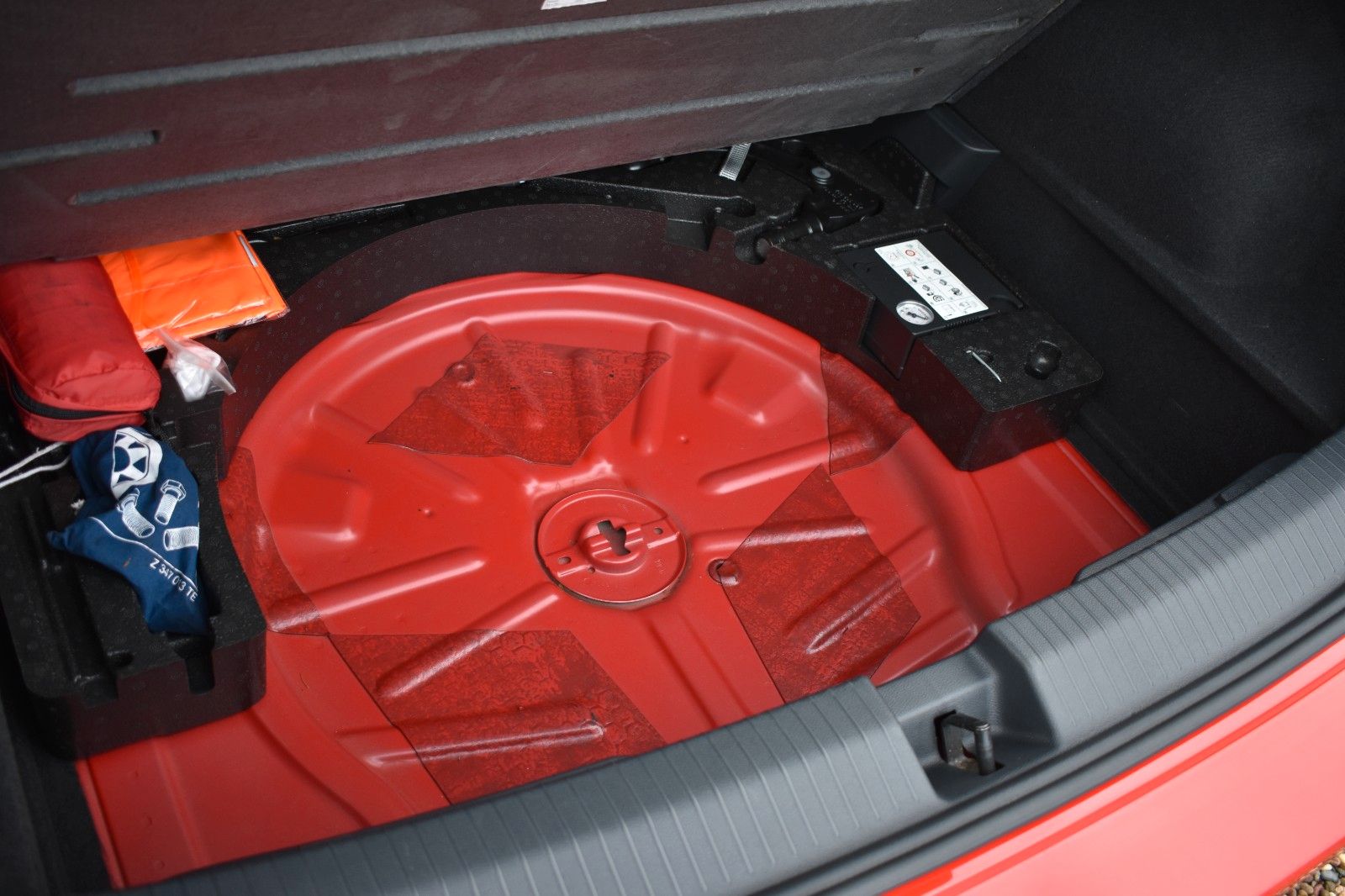 Fahrzeugabbildung Volkswagen T-Roc Sport 4Motion LED AHK Applecar Automatik