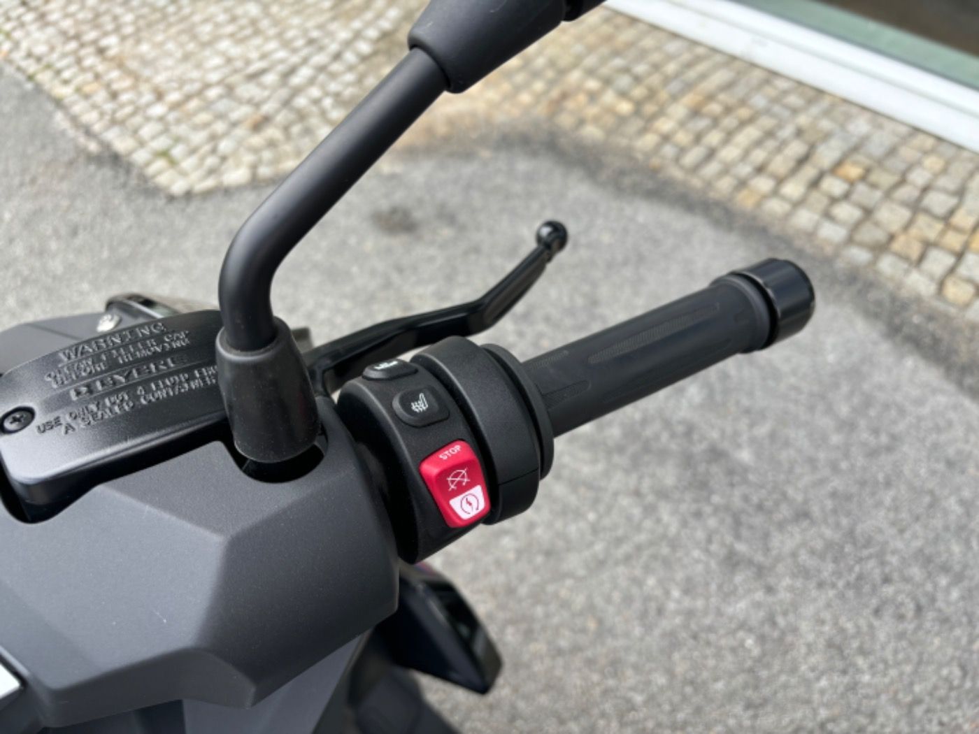 Fahrzeugabbildung BMW C 400 X Komfort-Paket, M-Embleme foliert,
