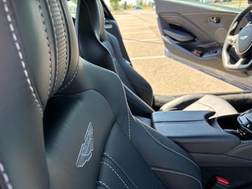 2022 Aston Martin V8 VANTAGE 缩略图 18