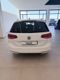 Volkswagen Passat - 7