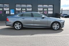 Fahrzeugabbildung Volvo S90 T4 Autom. Momentum*FSHZG*DAB*RFK*BLIS*ACC