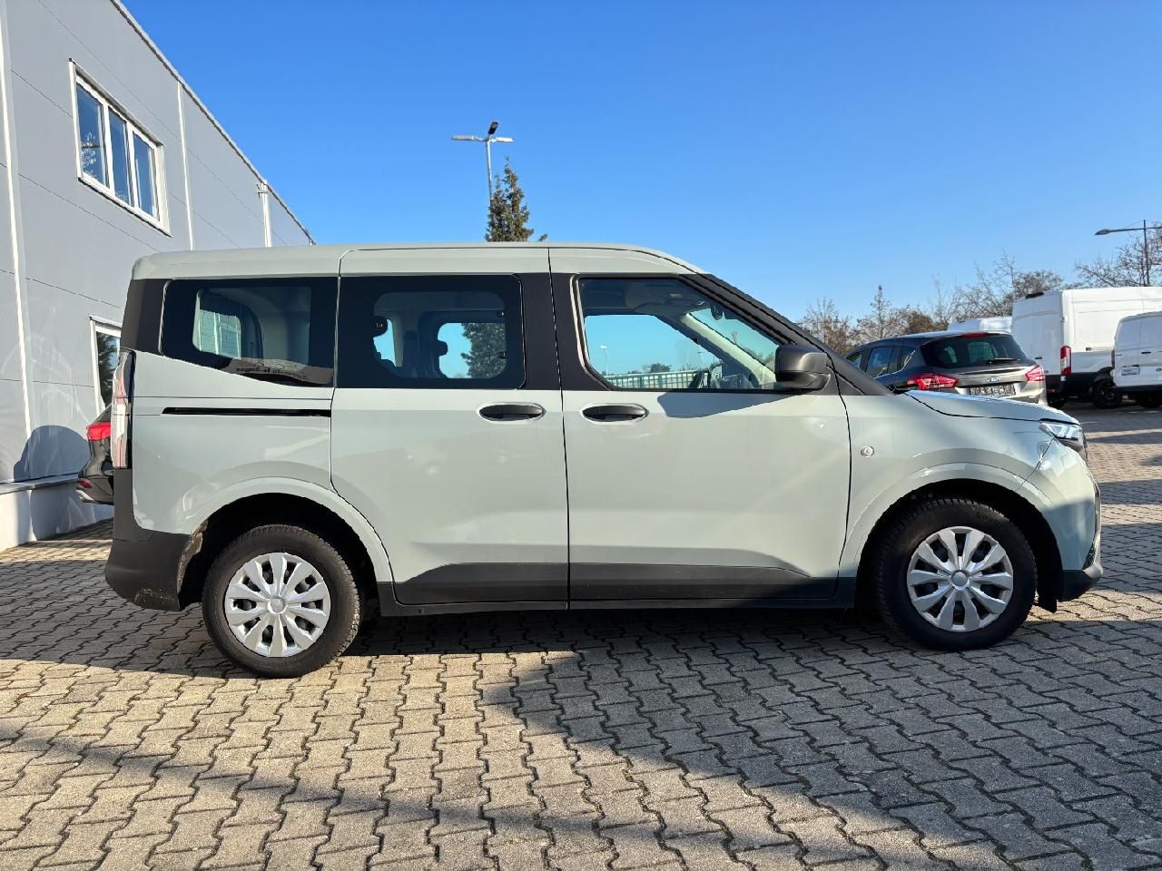 Fahrzeugabbildung Ford Tourneo Courier Trend