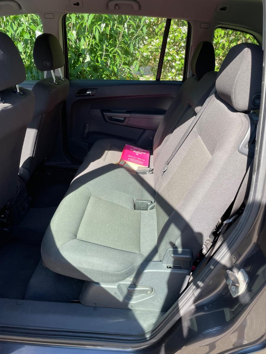 Opel Zafira 2009 — photo 5