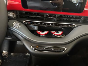 Fiat 500e 23,8 kWh RED KAMERA NAVI SHZ PDC TOTWINKEL